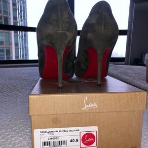 Sold Christian Louboutin Décolleté 85